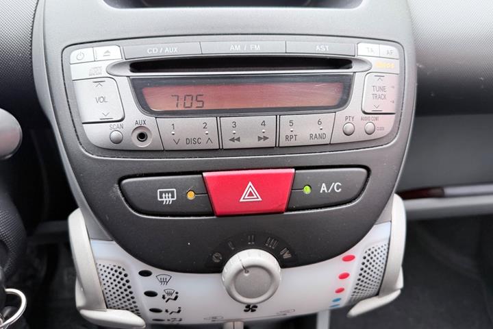 Grøn Citroën C1 fra 2011