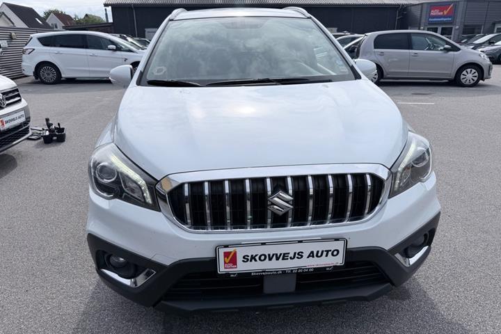 Hvid Suzuki S-Cross fra 2016