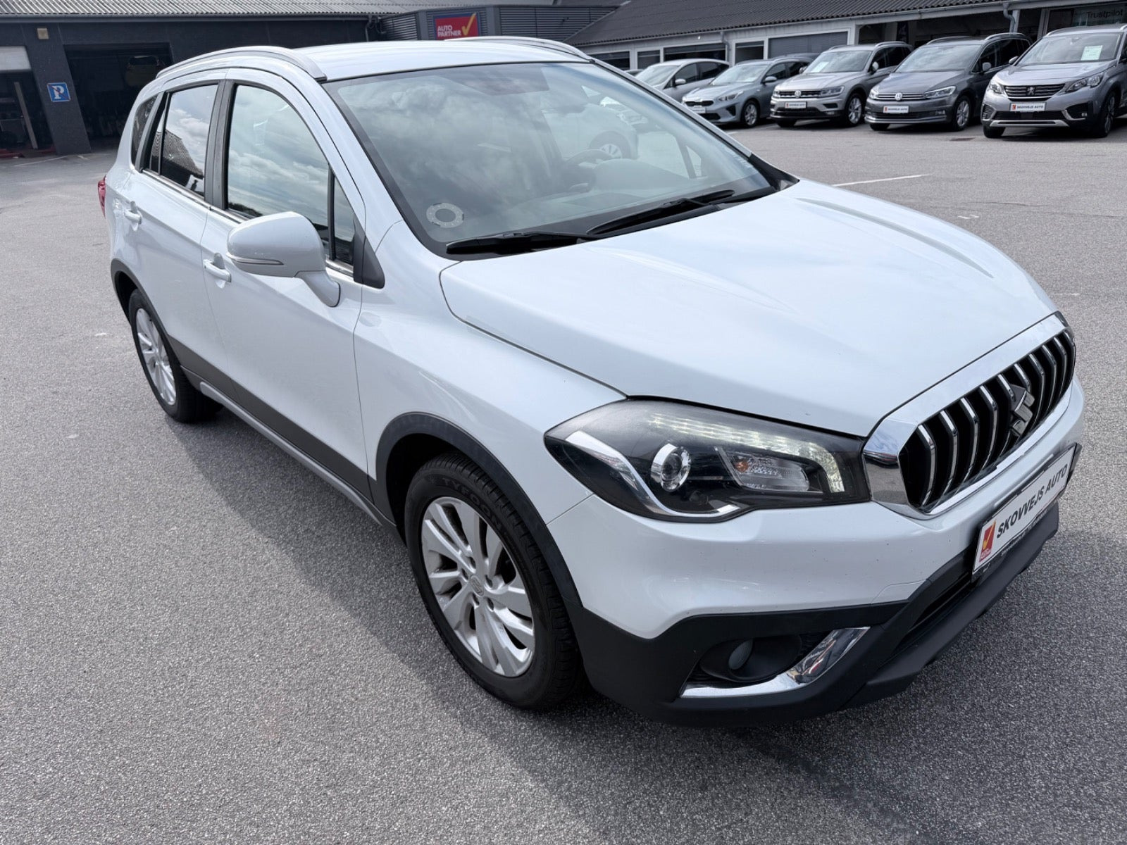 Hvid Suzuki S-Cross fra 2016