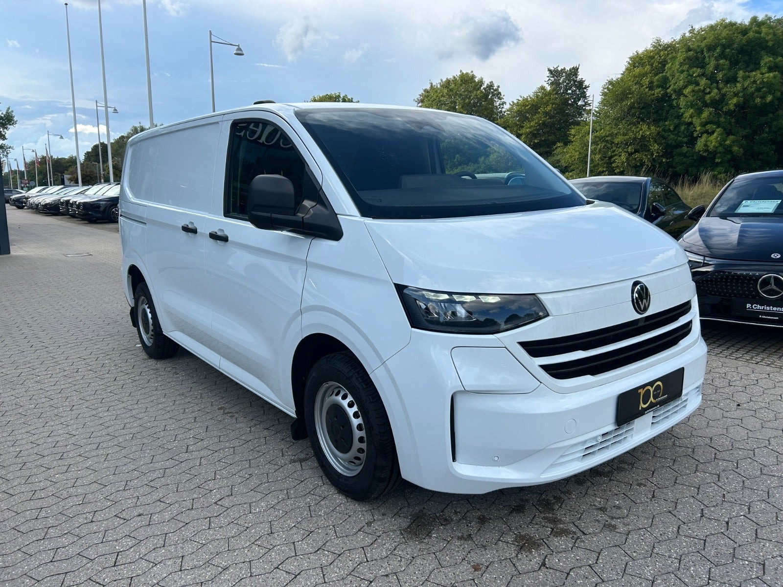 Hvid VW e-Transporter fra 2025