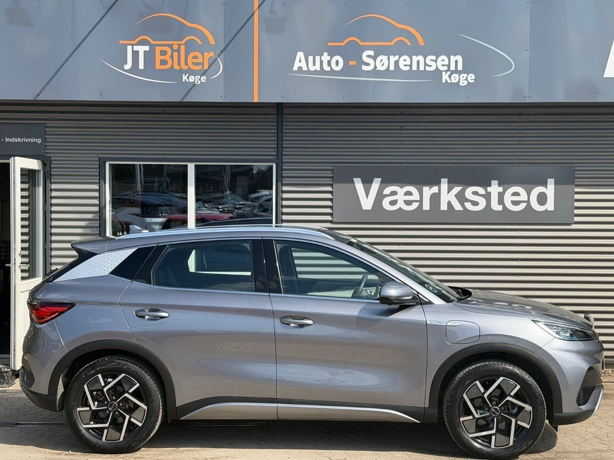 Grå BYD Atto 3 fra 2023