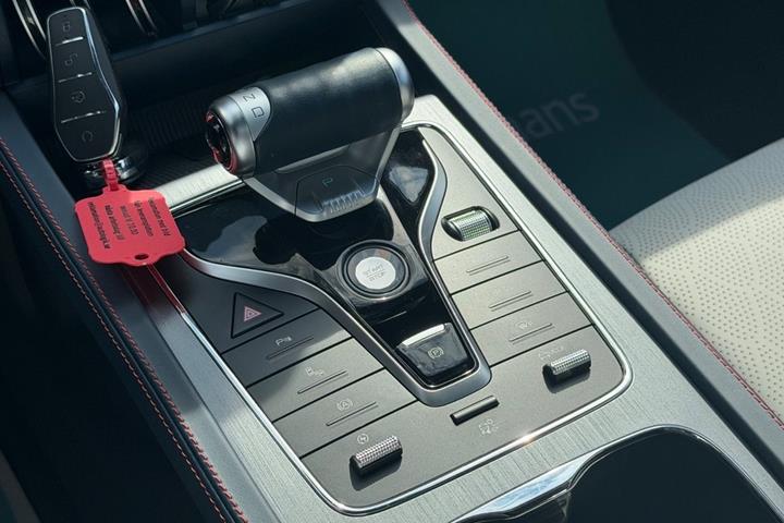 Grå BYD Atto 3 fra 2023