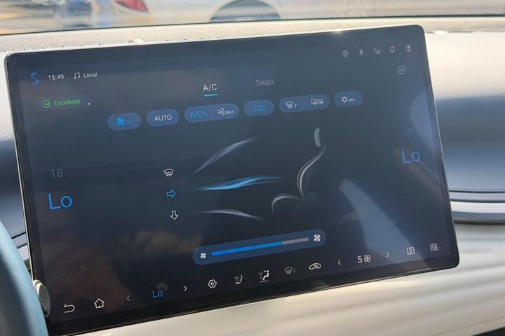 Grå BYD Atto 3 fra 2023