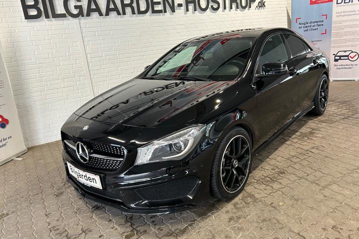 Sort Mercedes CLA220 fra 2015