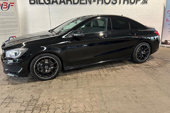 Sort Mercedes CLA220 fra 2015