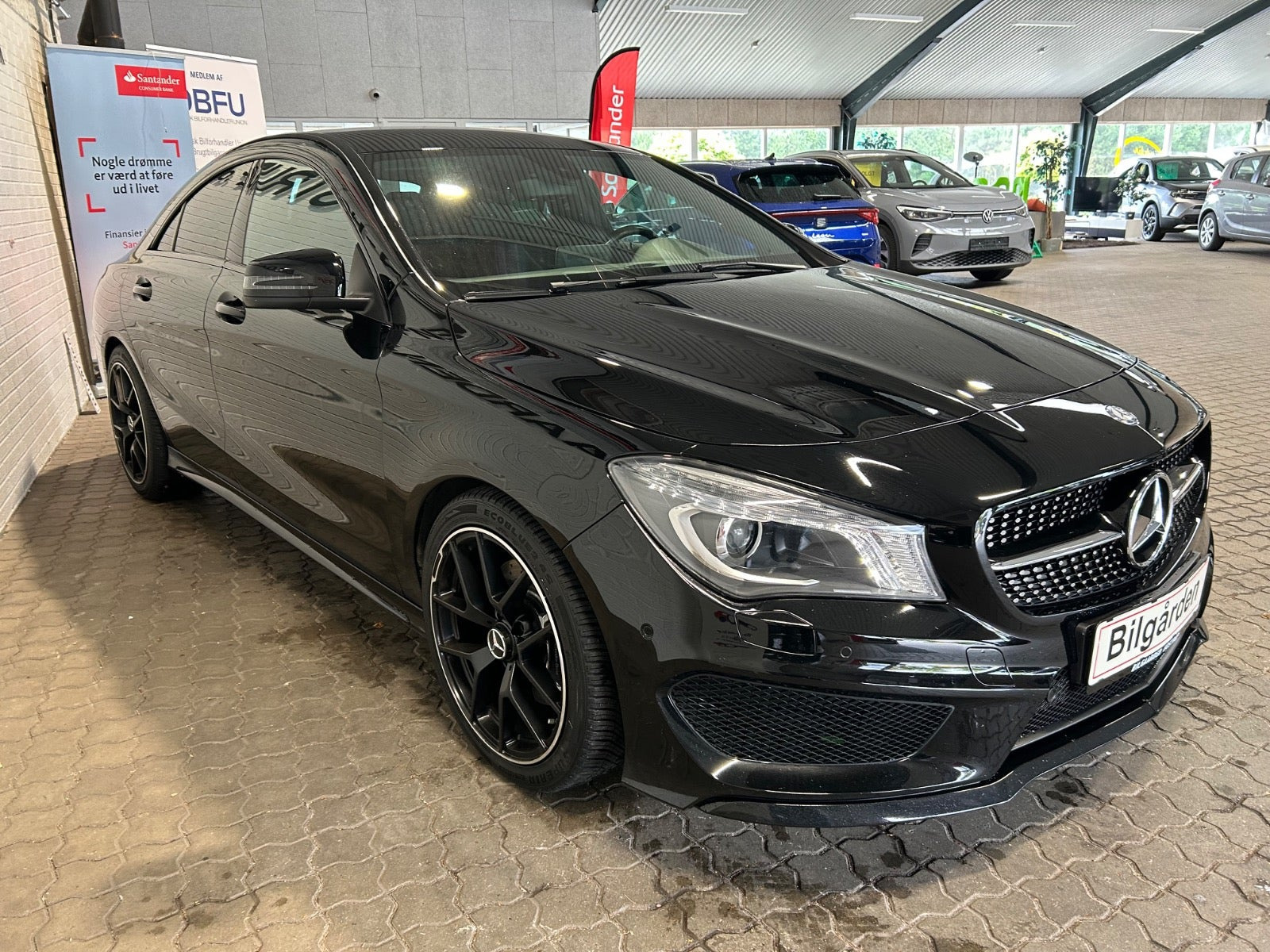 Sort Mercedes CLA220 fra 2015
