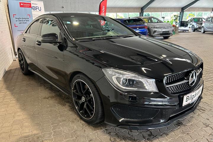 Sort Mercedes CLA220 fra 2015