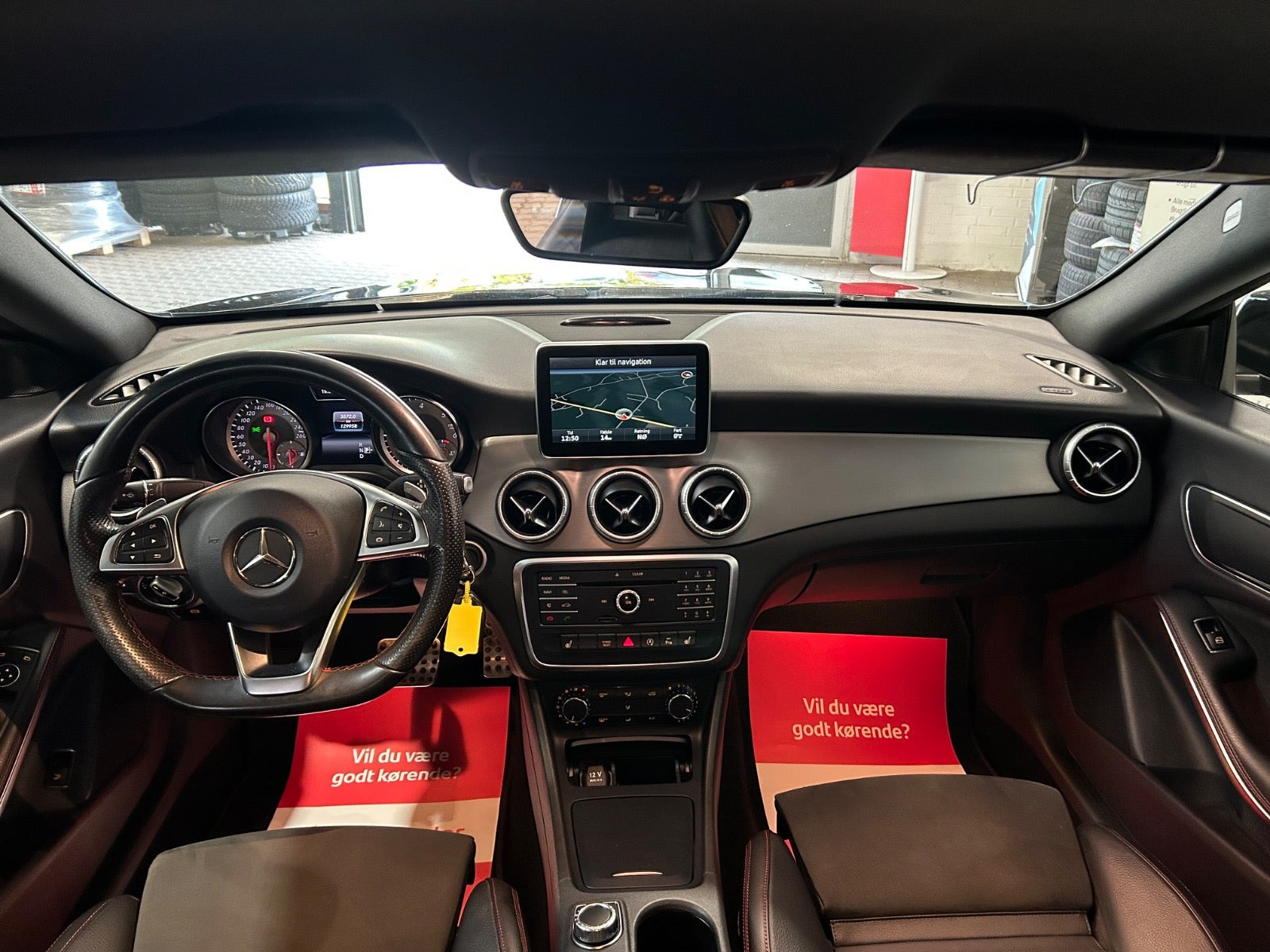 Sort Mercedes CLA220 fra 2015