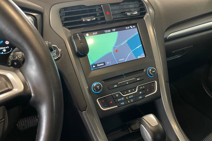 Grå Ford Mondeo fra 2016