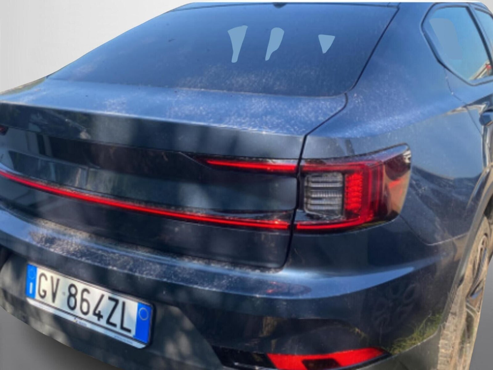 Blå Polestar 2 fra 2024