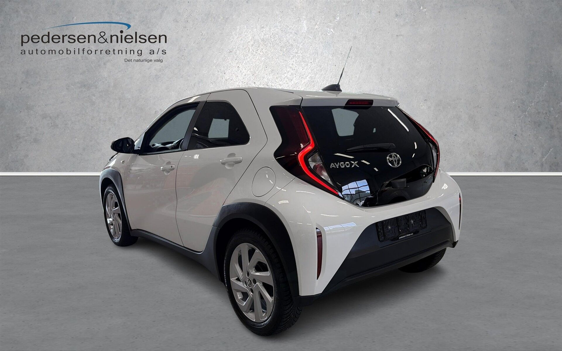 Hvid Toyota Aygo X fra 2023