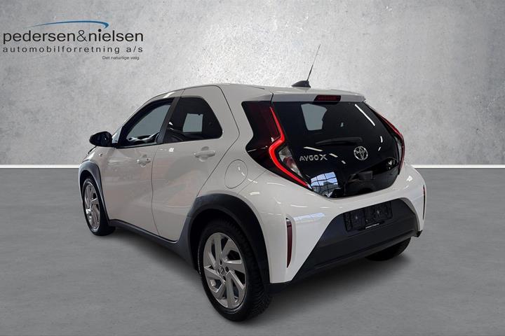 Hvid Toyota Aygo X fra 2023