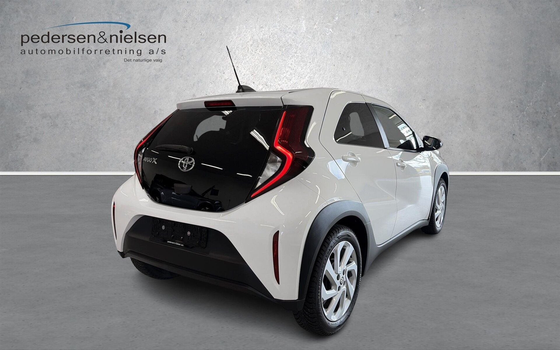 Hvid Toyota Aygo X fra 2023