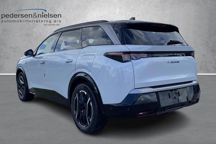 Hvid Peugeot e-5008 fra 2026
