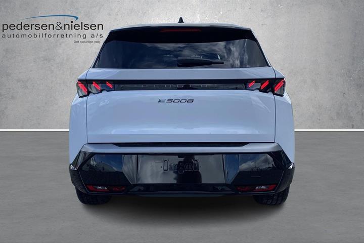 Hvid Peugeot e-5008 fra 2026