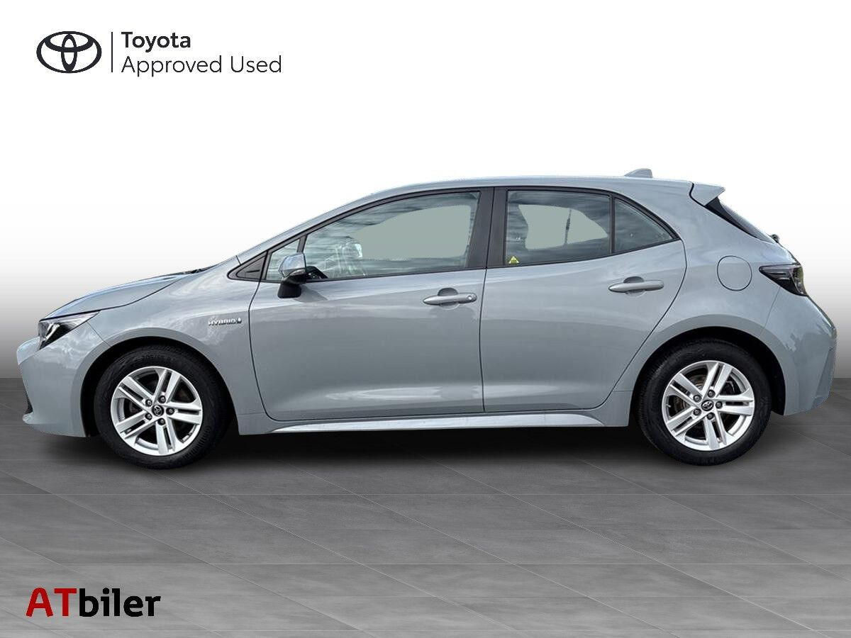 Grå Toyota Corolla fra 2019