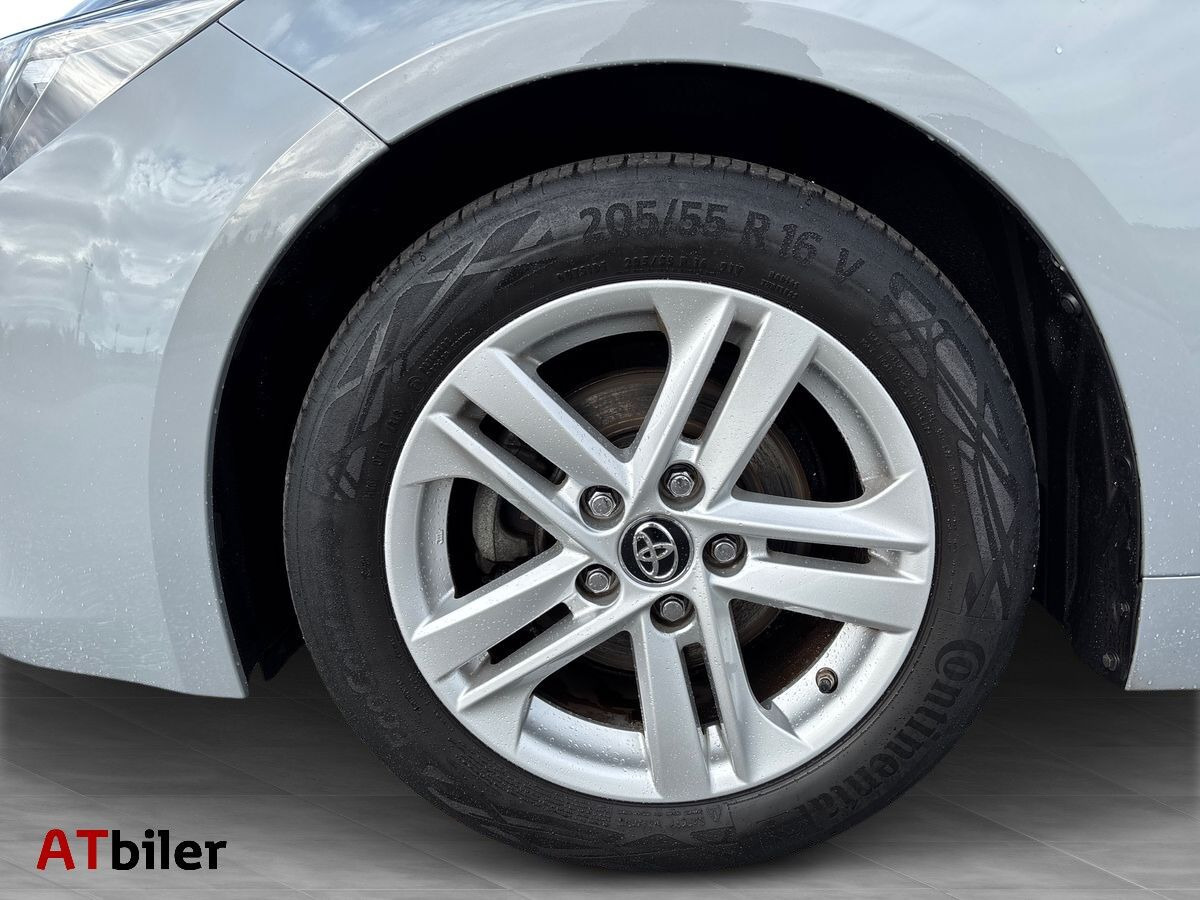 Grå Toyota Corolla fra 2019
