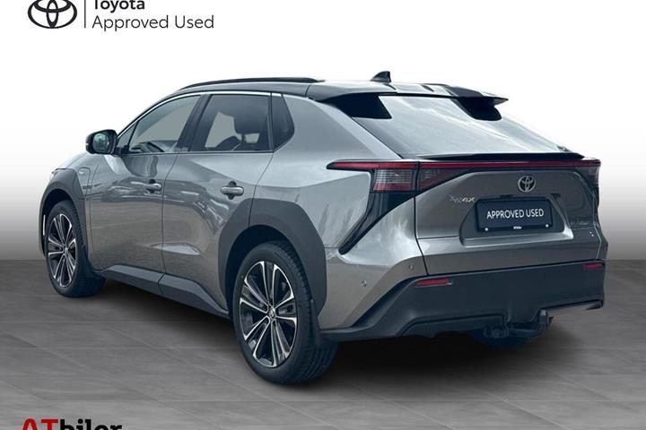 Grå Toyota BZ4X fra 2025