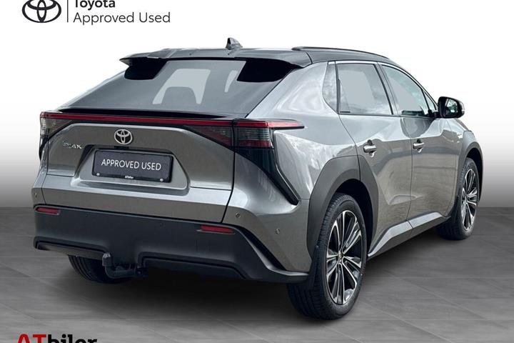 Grå Toyota BZ4X fra 2025