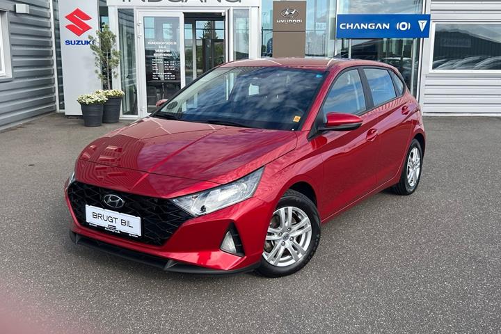 Rød Hyundai i20 fra 2021