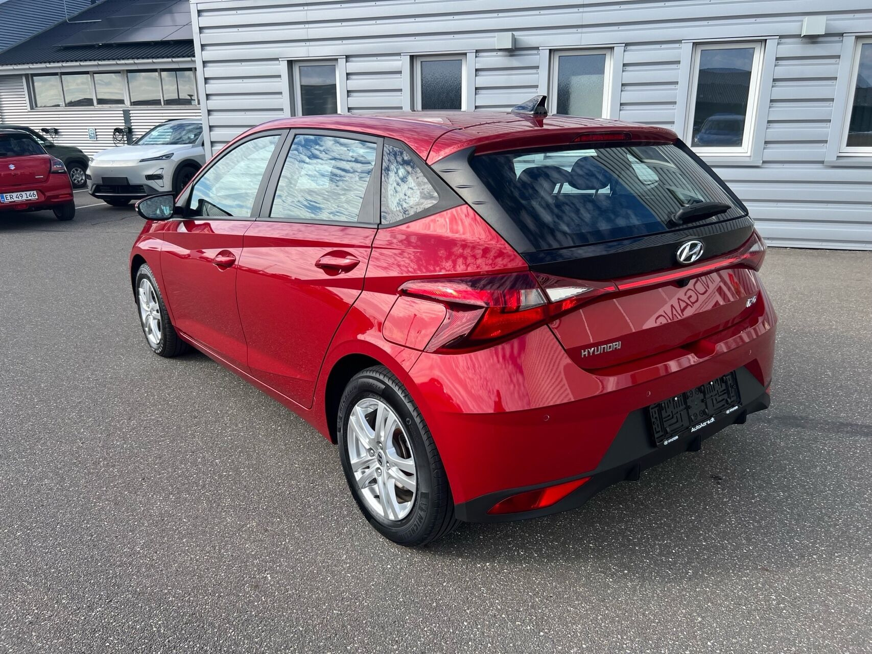 Rød Hyundai i20 fra 2021