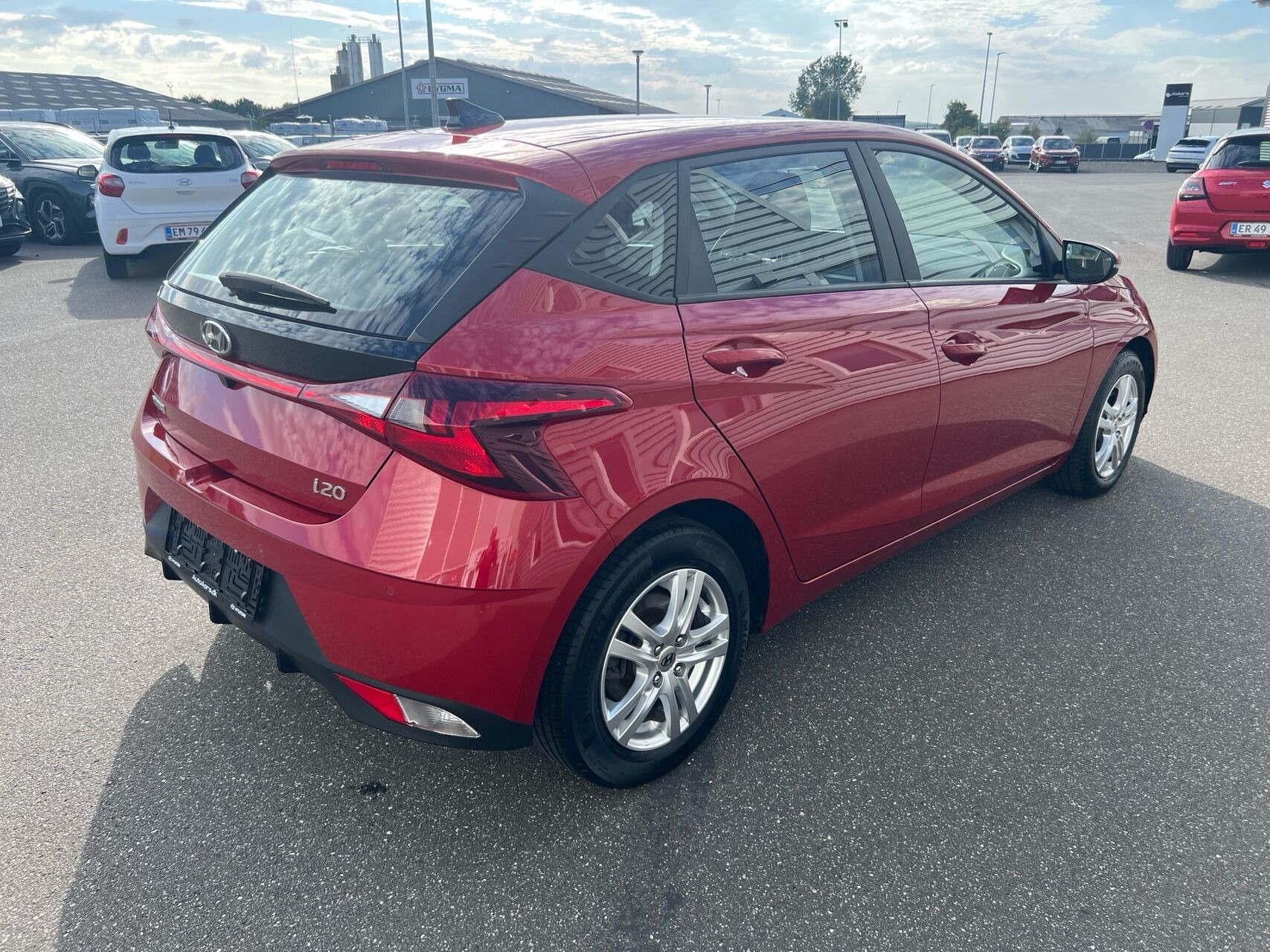Rød Hyundai i20 fra 2021