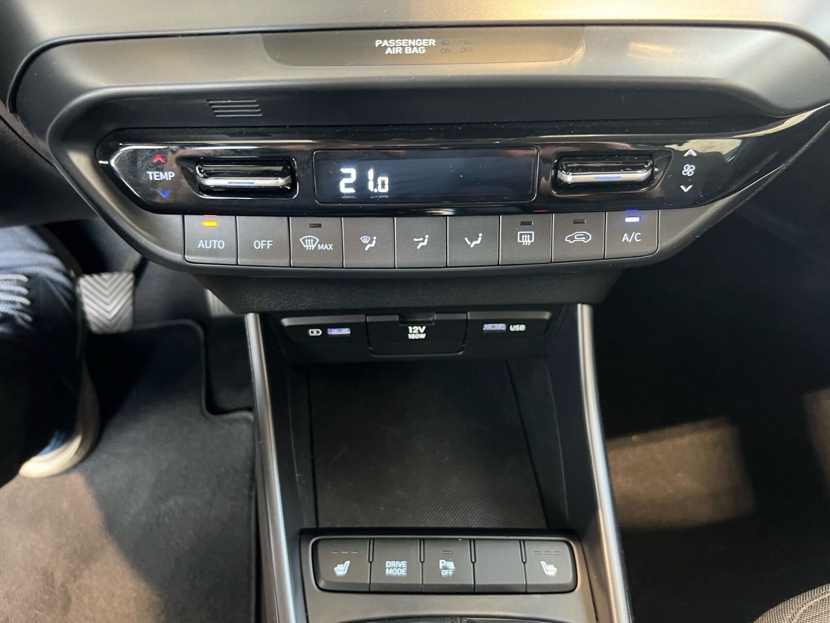 Rød Hyundai i20 fra 2021