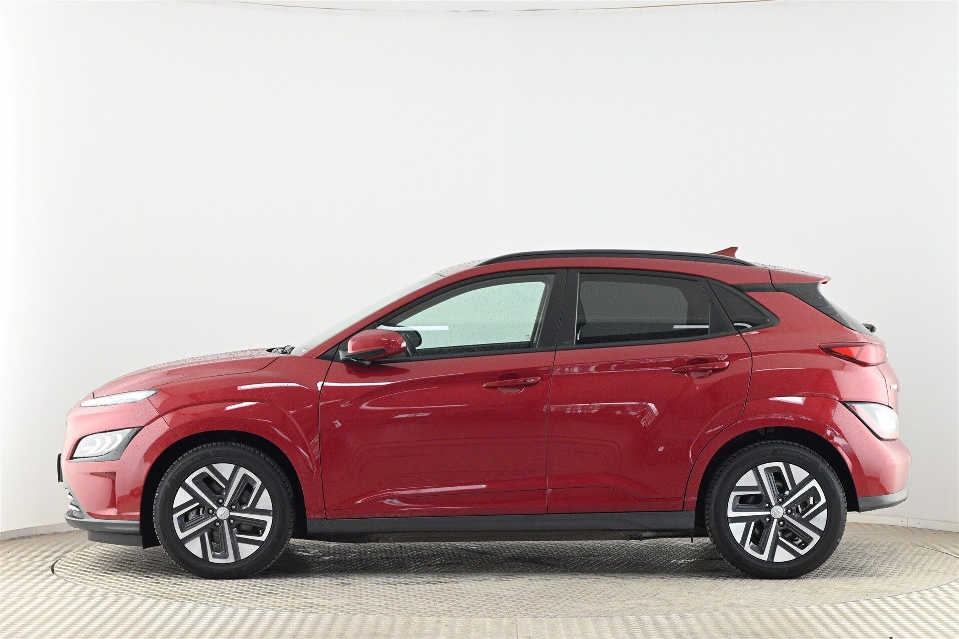 Rød Hyundai Kona fra 2022