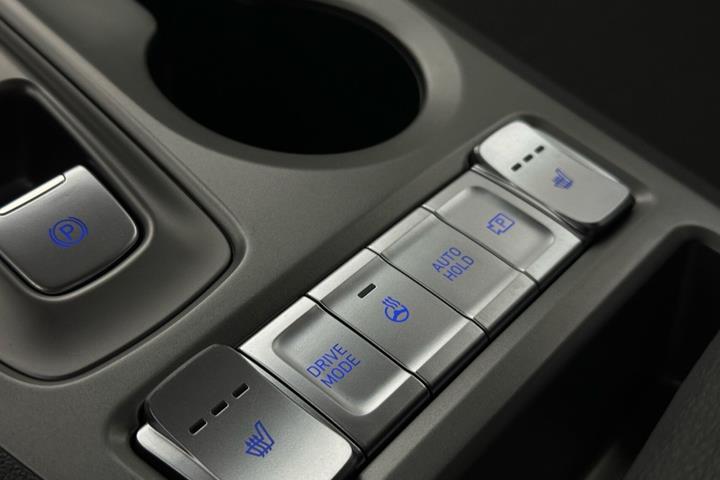 Rød Hyundai Kona fra 2022