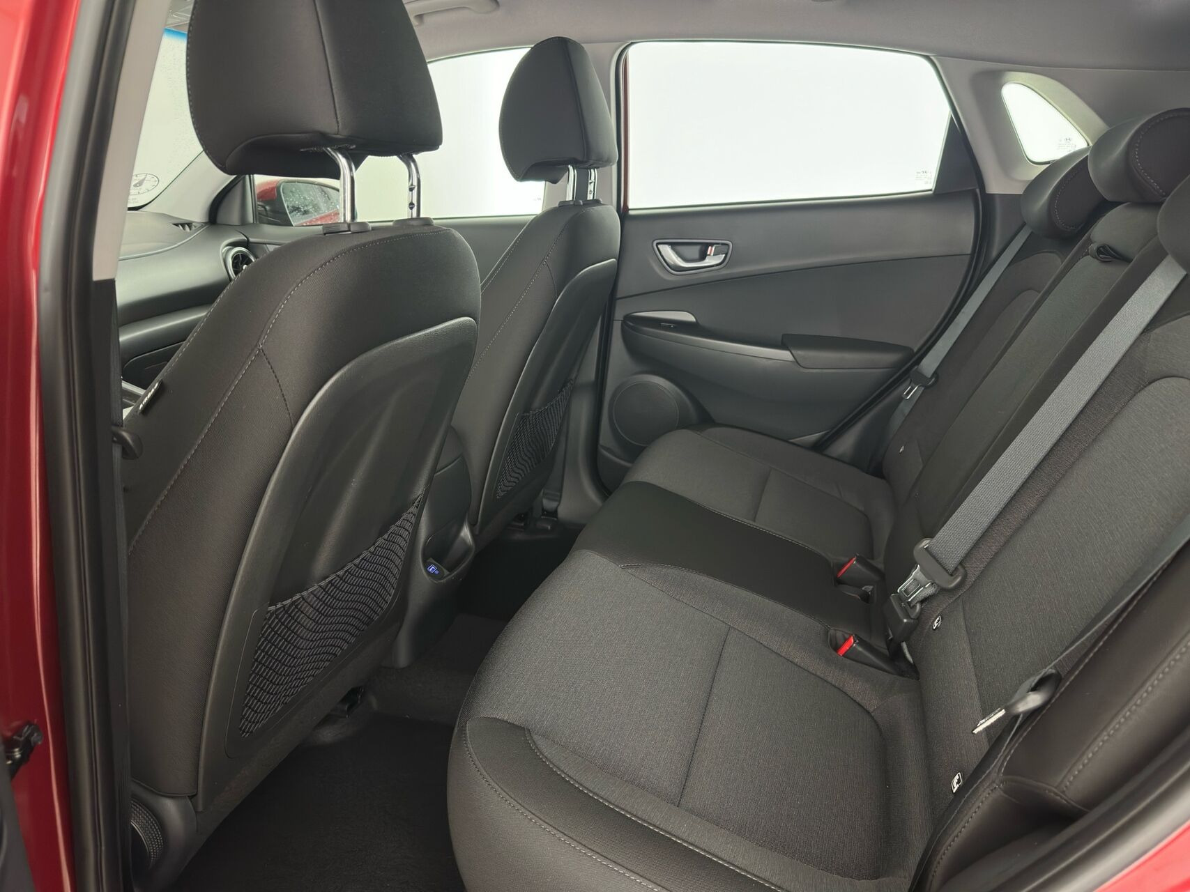Rød Hyundai Kona fra 2022