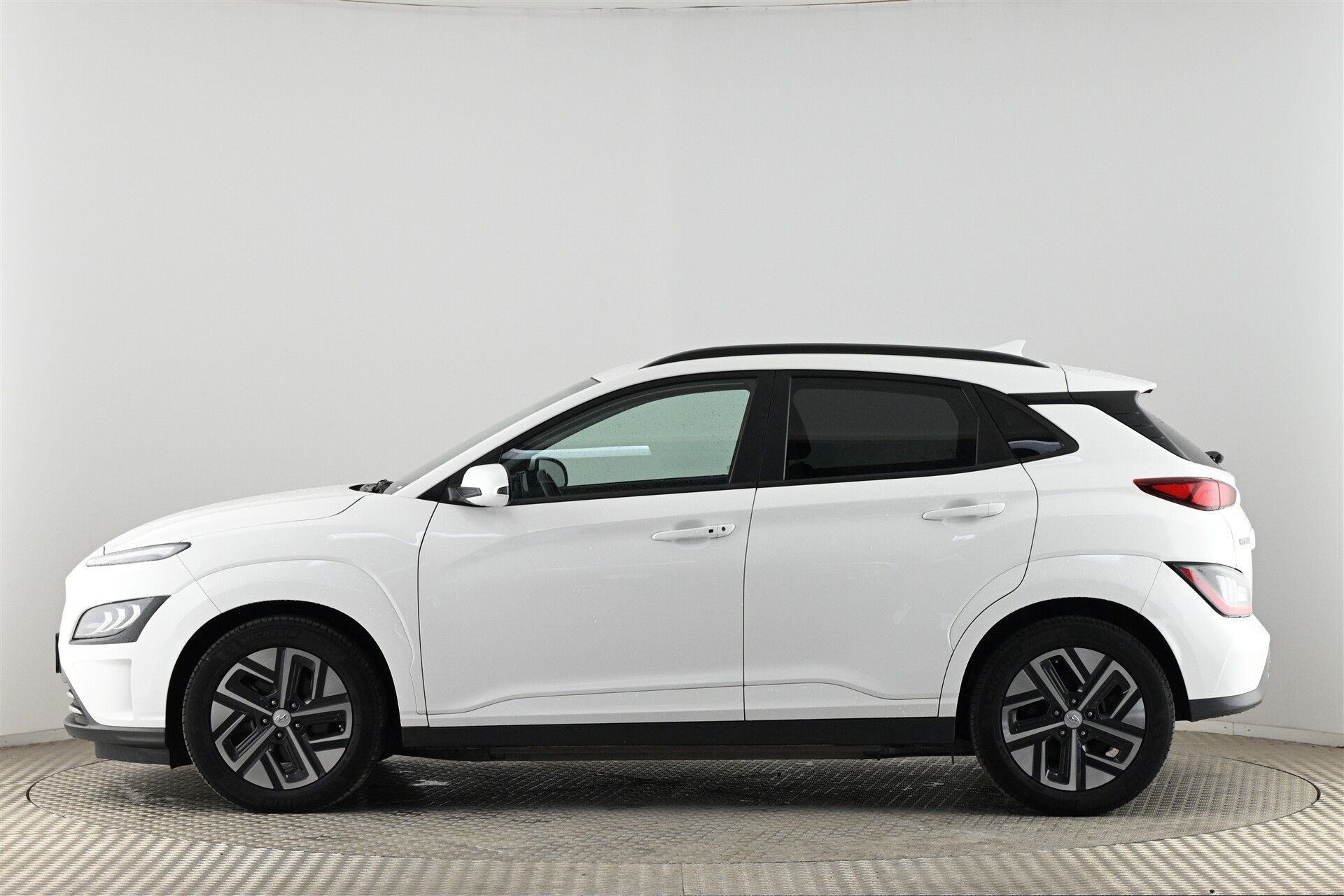 Hvid Hyundai Kona fra 2023