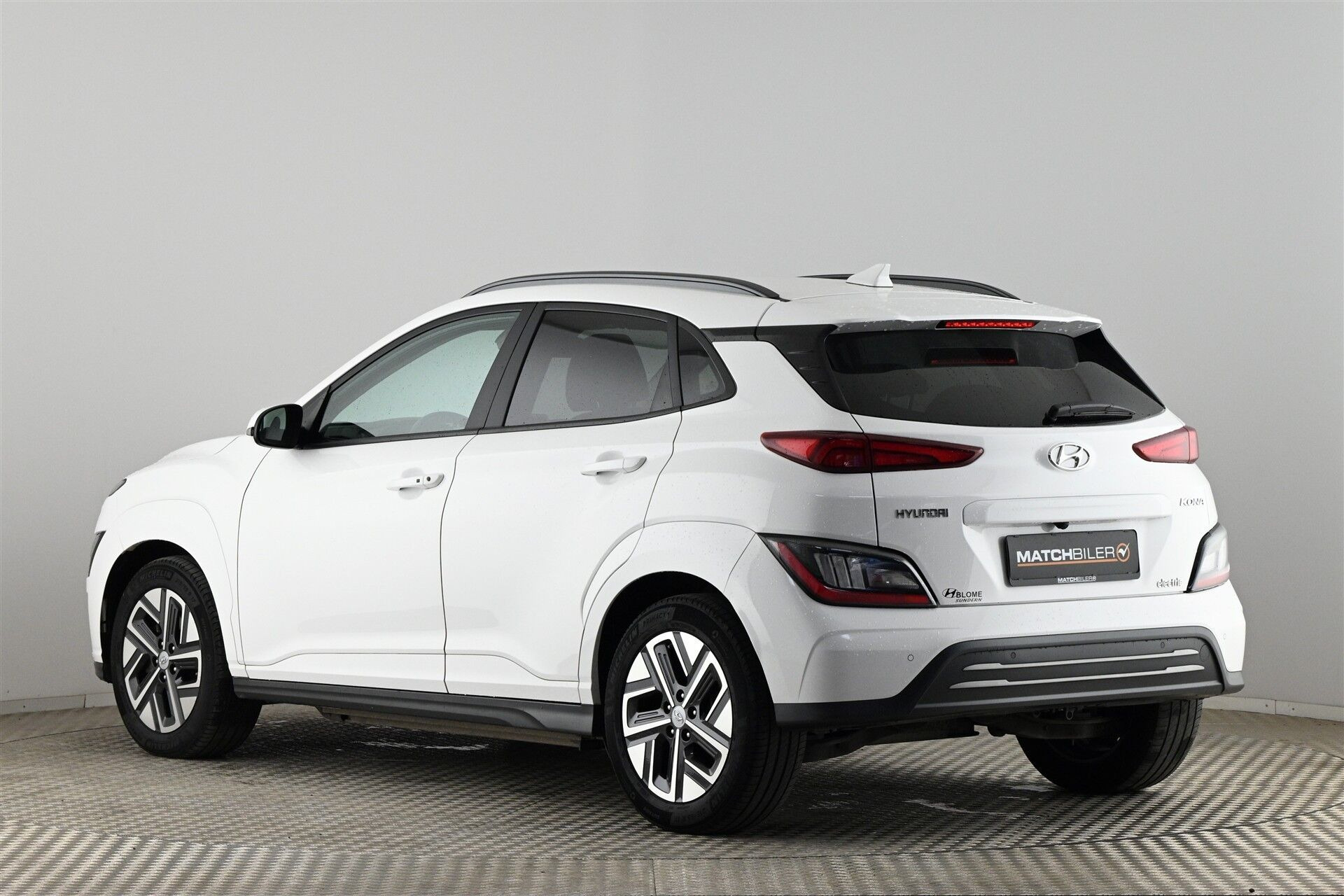 Hvid Hyundai Kona fra 2023