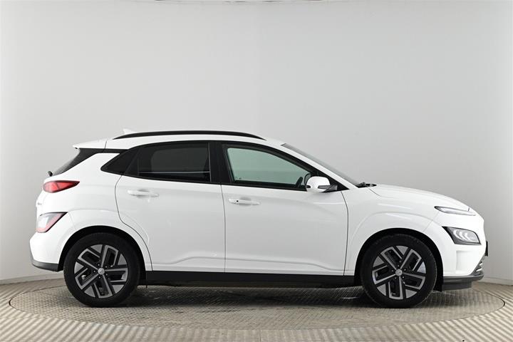 Hvid Hyundai Kona fra 2023