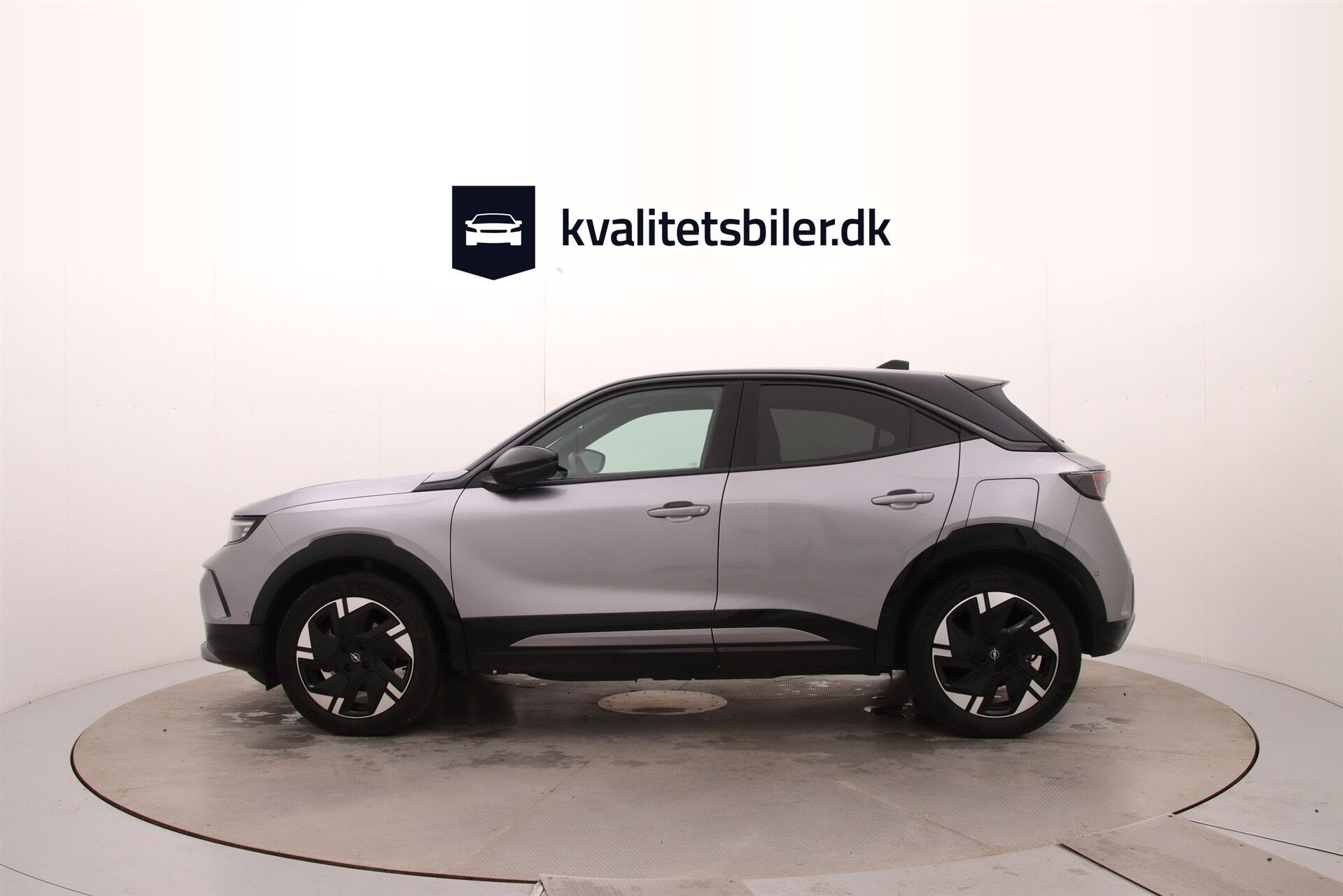 Sølv Opel Mokka-e fra 2025