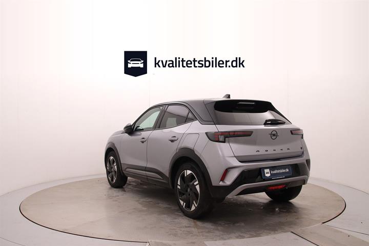 Sølv Opel Mokka-e fra 2025