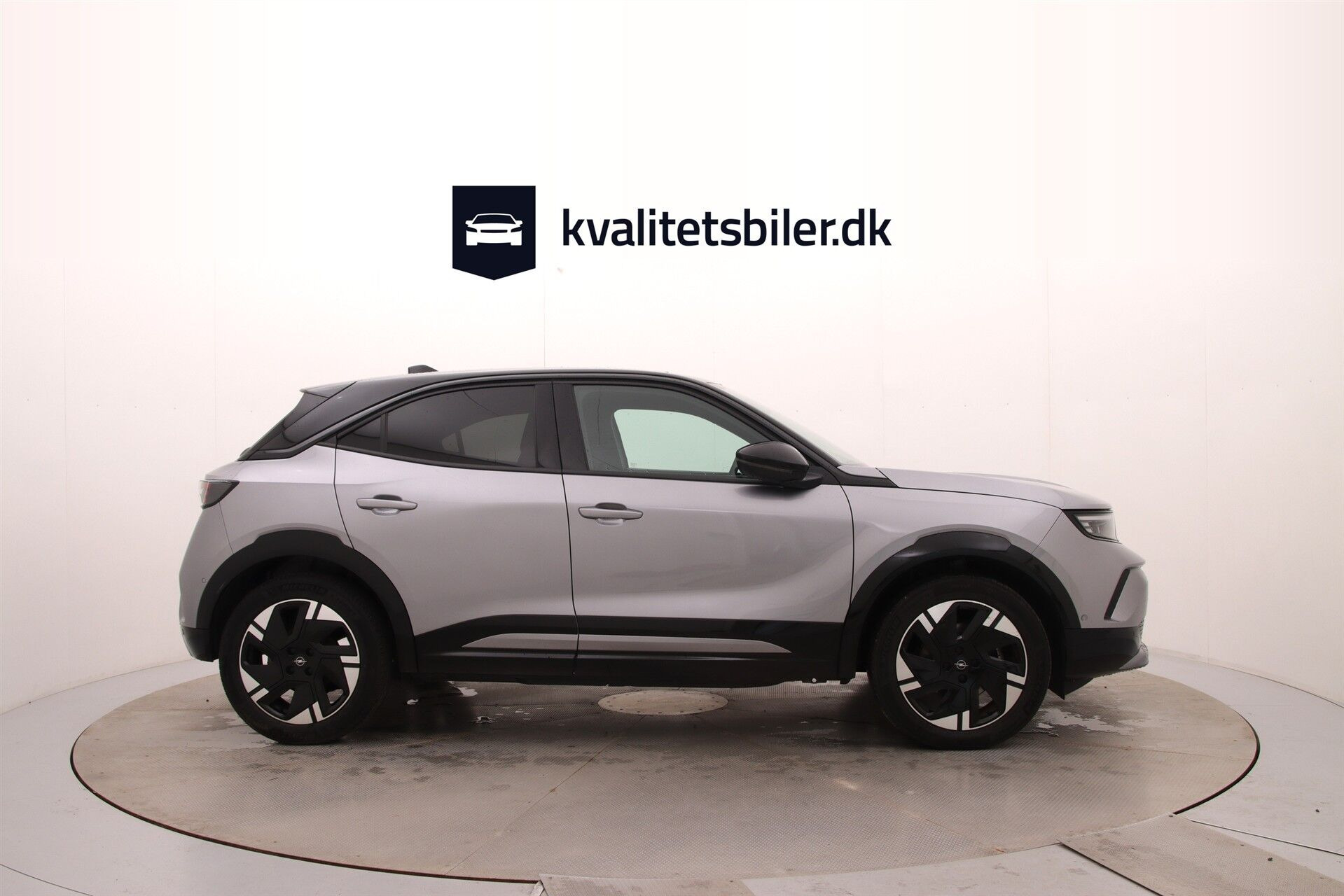 Sølv Opel Mokka-e fra 2025