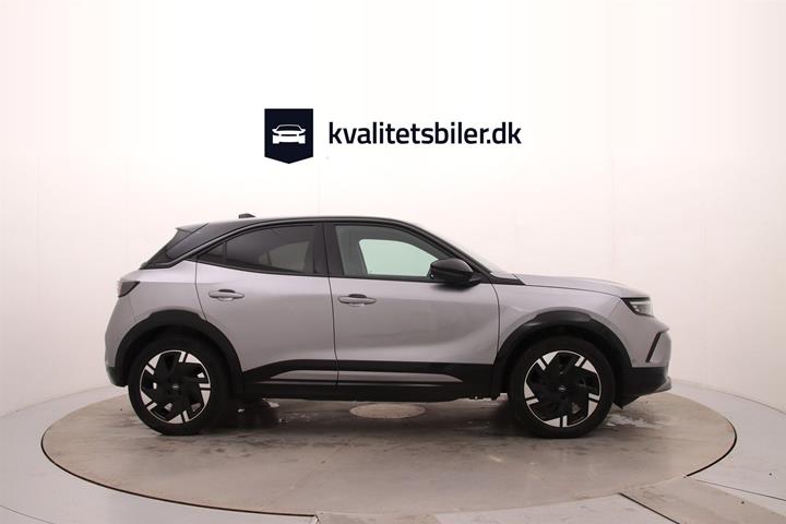 Sølv Opel Mokka-e fra 2025