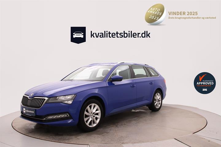 Blå Skoda Superb fra 2023