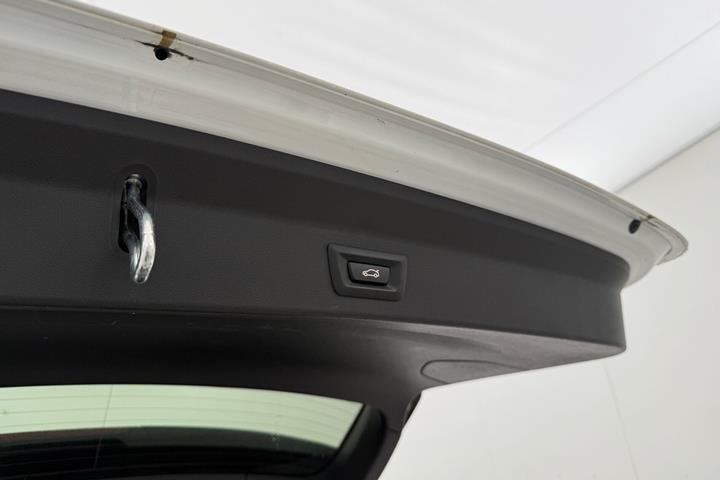 Hvid BMW iX3 fra 2022