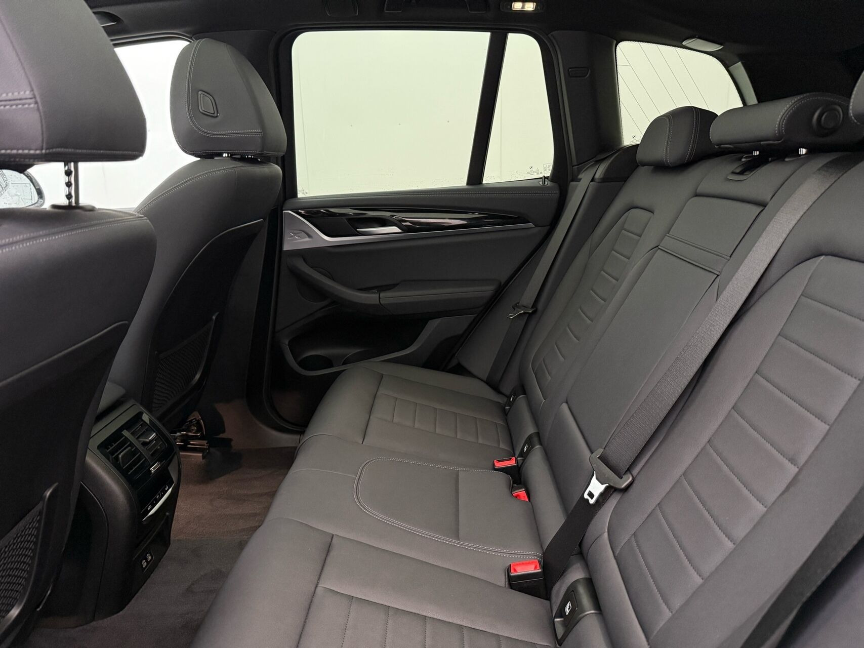 Hvid BMW iX3 fra 2022
