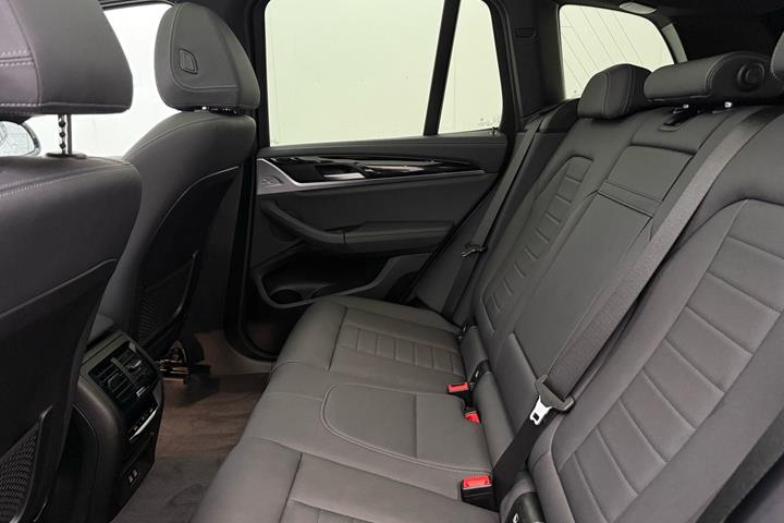 Hvid BMW iX3 fra 2022