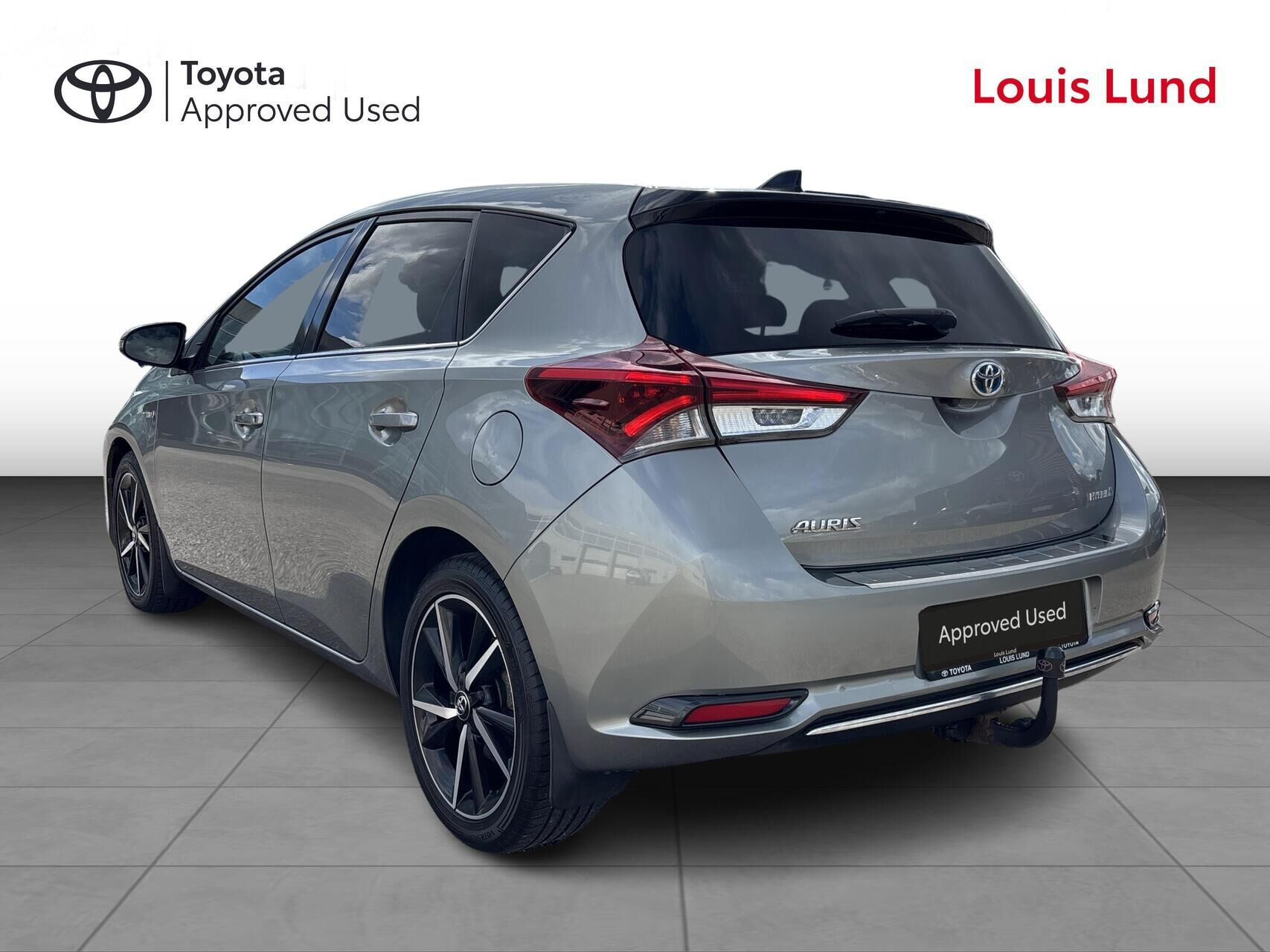 Grå Toyota Auris fra 2018