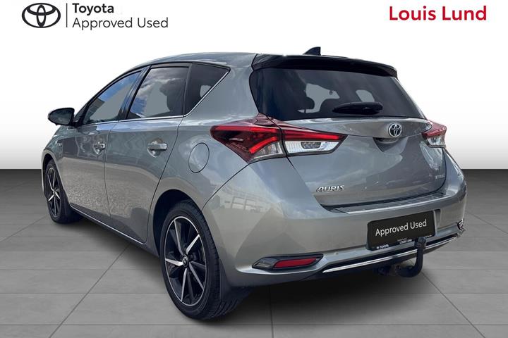 Grå Toyota Auris fra 2018