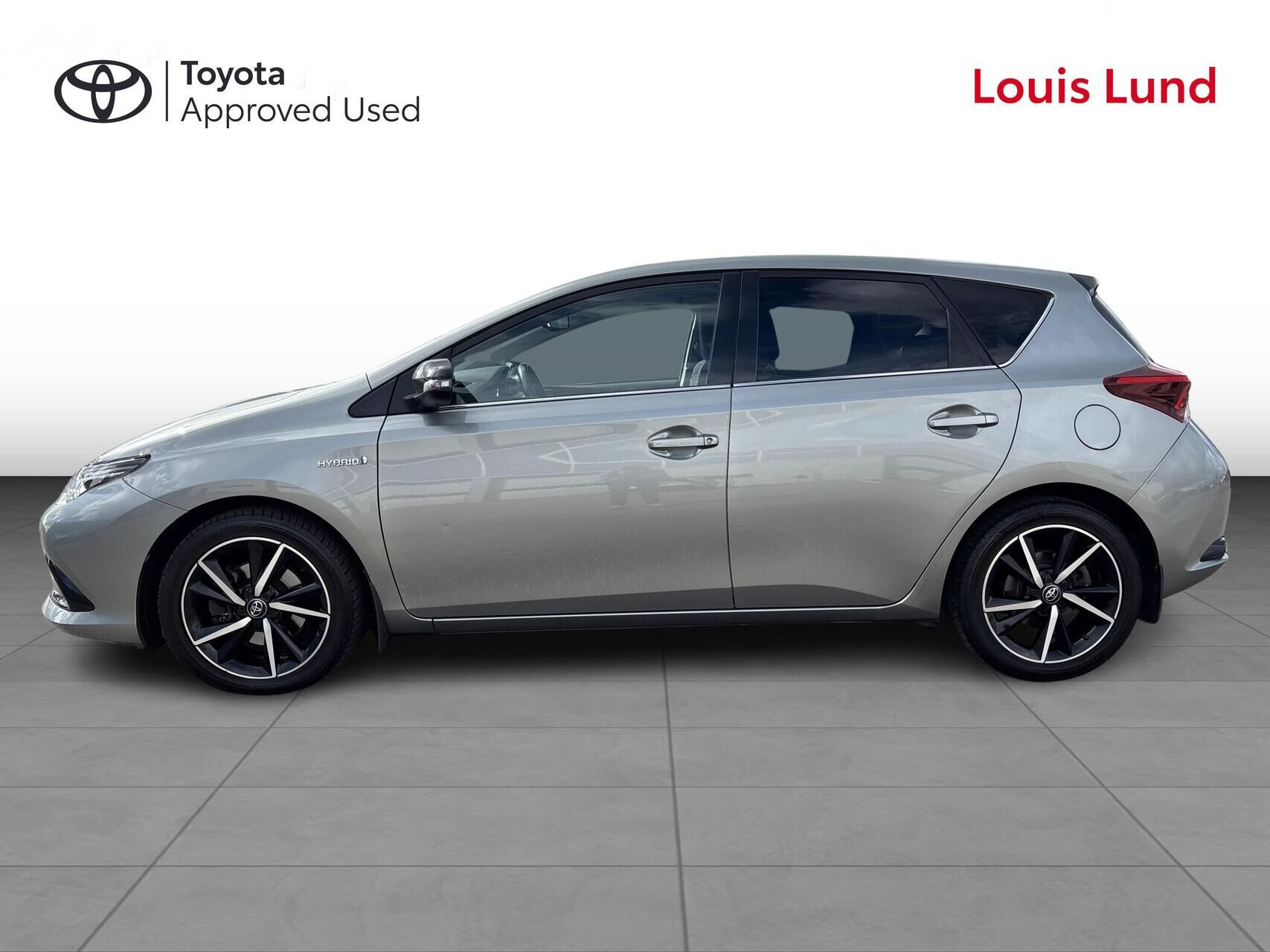 Grå Toyota Auris fra 2018