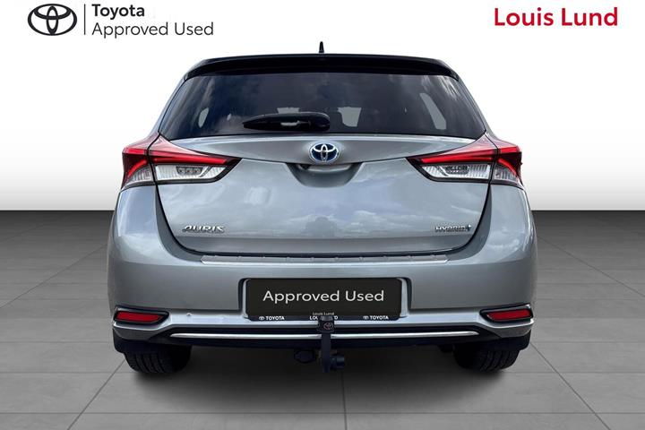 Grå Toyota Auris fra 2018
