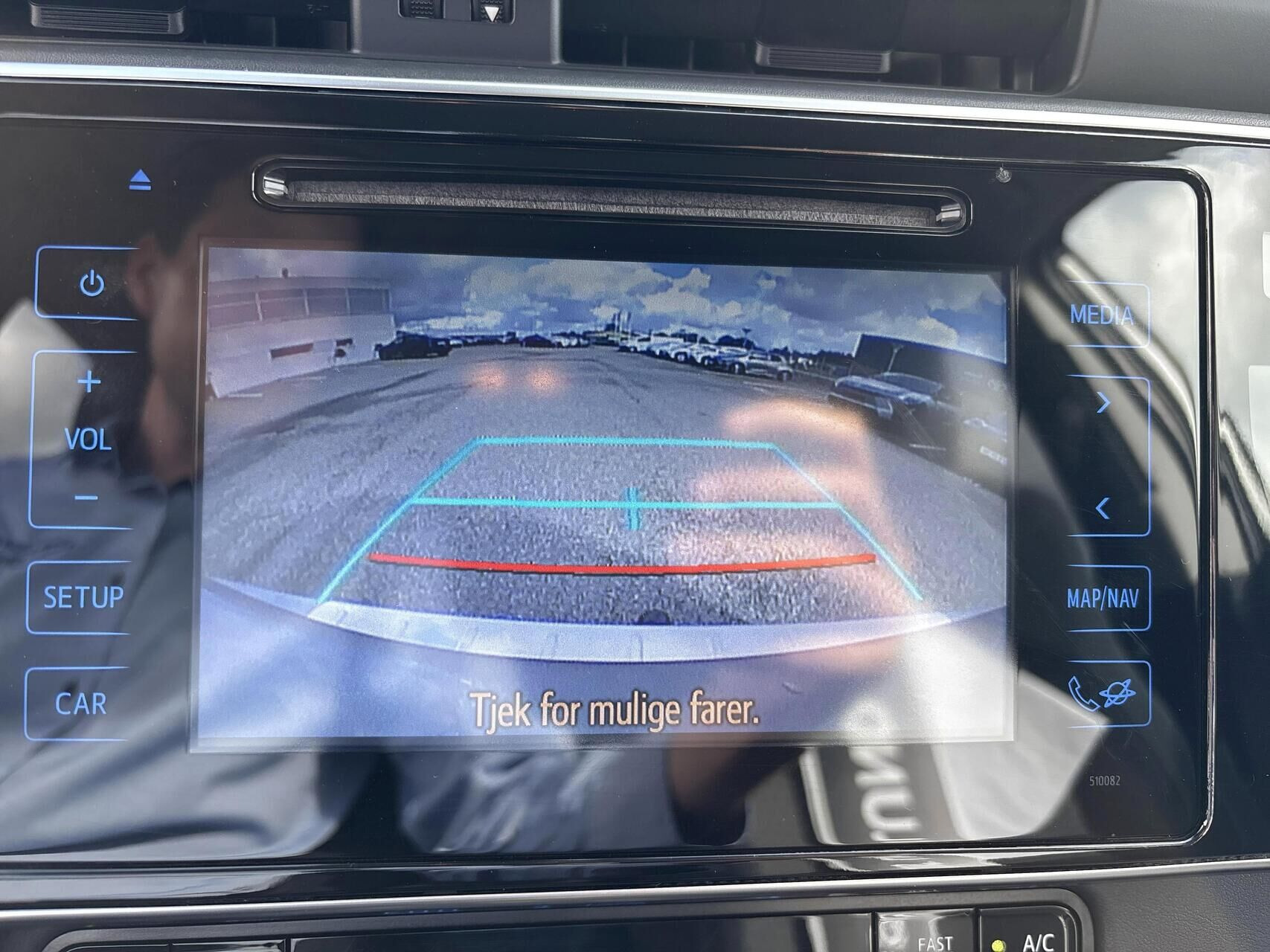 Grå Toyota Auris fra 2018