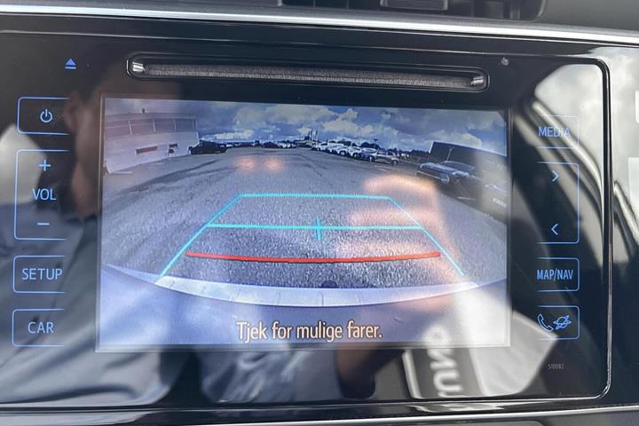 Grå Toyota Auris fra 2018