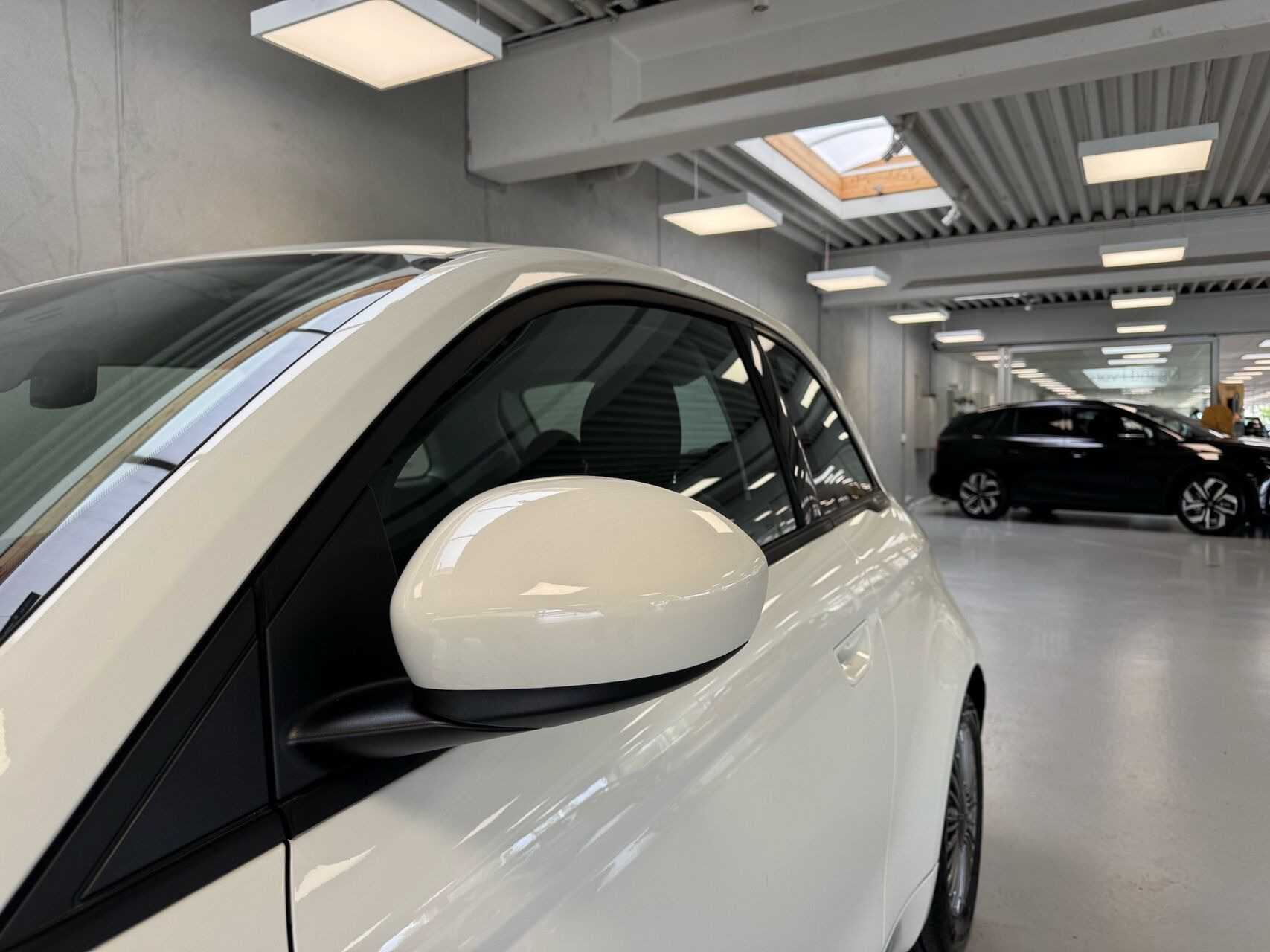 Hvid Fiat 500e fra 2023