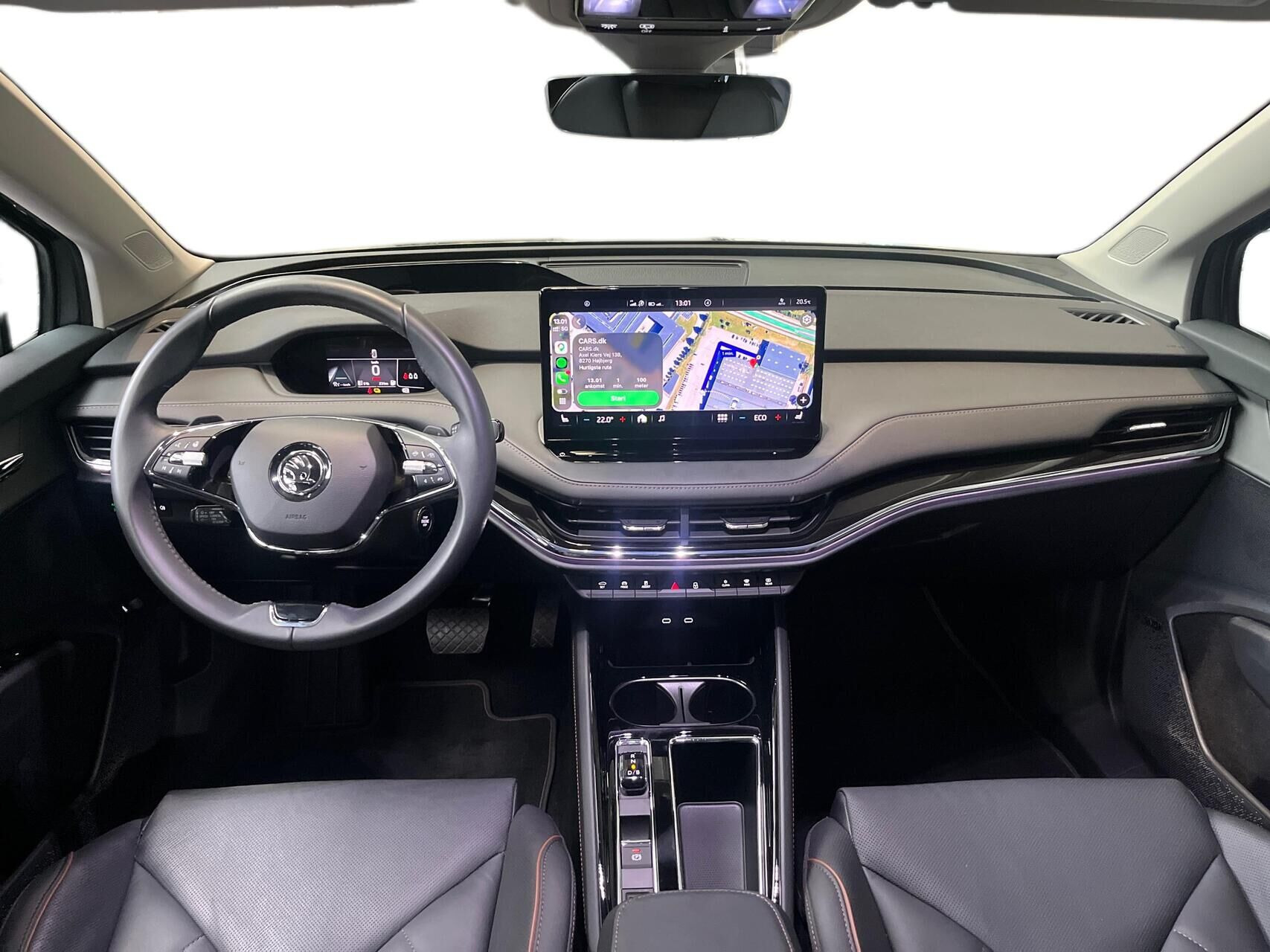 Grå Skoda Enyaq fra 2023