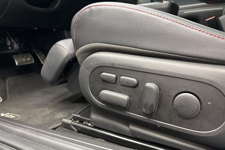 Grå Hyundai Ioniq 5 fra 2025
